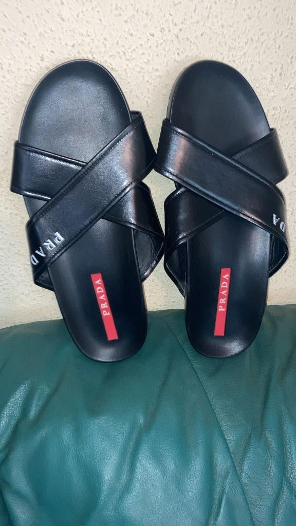 Sandales croisées Prada, Enlèvement ou Envoi