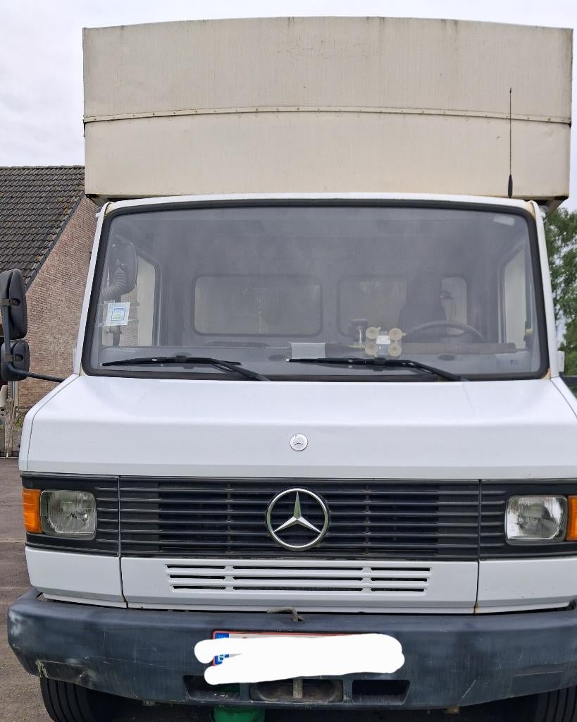 Paardenvrachtwagen Mercedes 814 te koop., Autos, Camions, Achat, Boîte manuelle, Diesel, Particulier