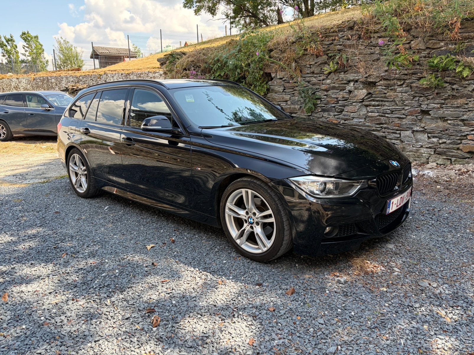 BMW 318d Touring Pack M – boîte auto - 126500km, Auto's, Automaat, Achterwielaandrijving, Multifunctioneel stuurwiel, Alcantara