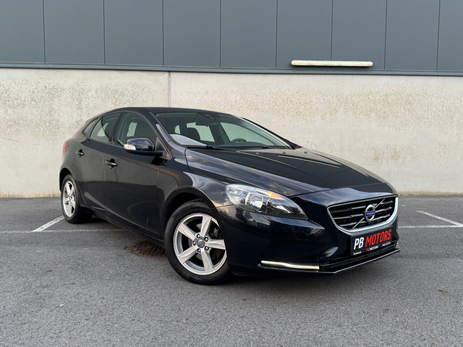 Volvo v40 D2 - 2014 - 104.000 km - airco - diesel- garantie, Auto's, Volvo, 1600 cc, Bedrijf, Te koop, Euro 5