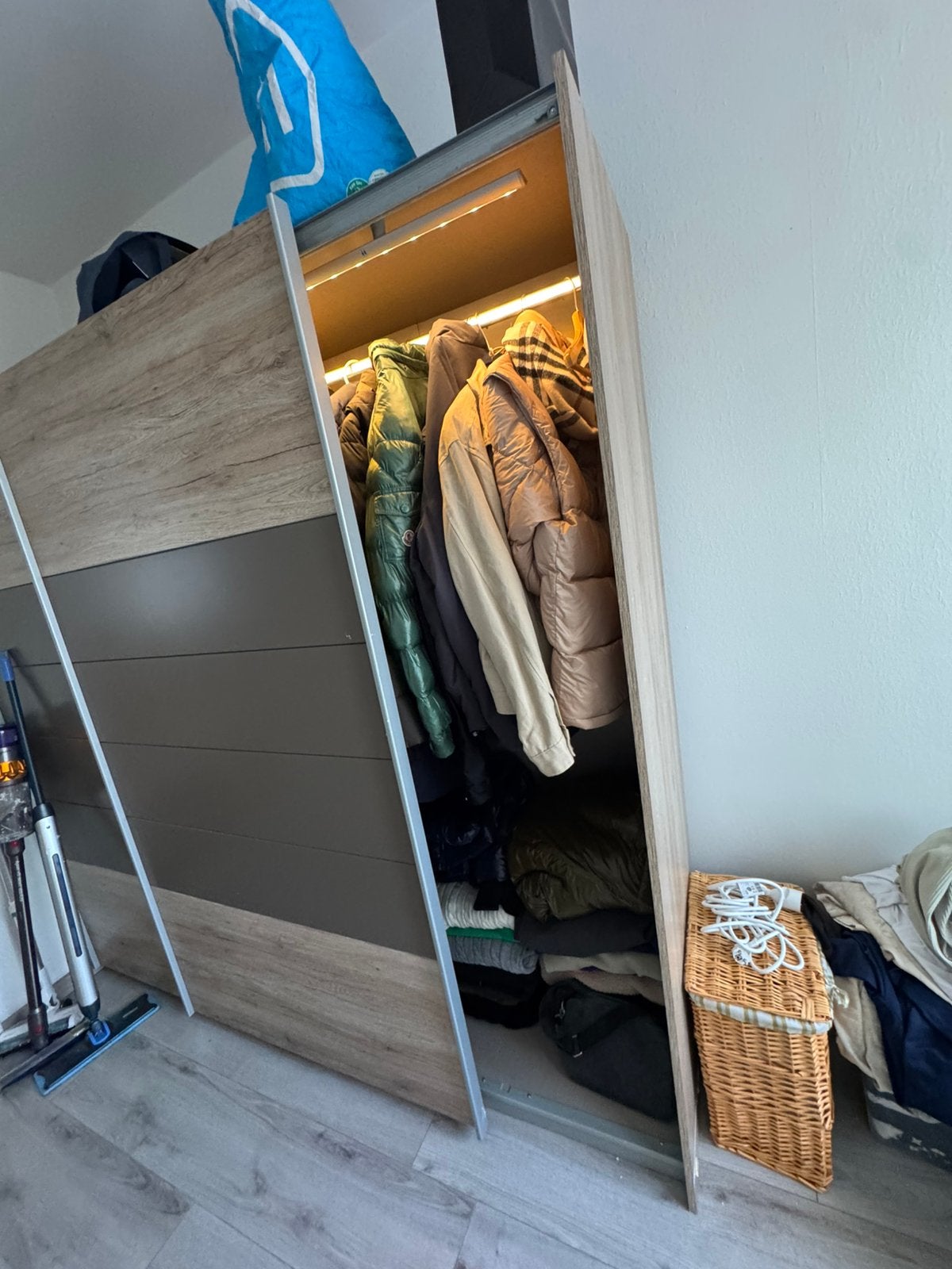 lit et armoire à vendre, Enlèvement ou Envoi, Comme neuf