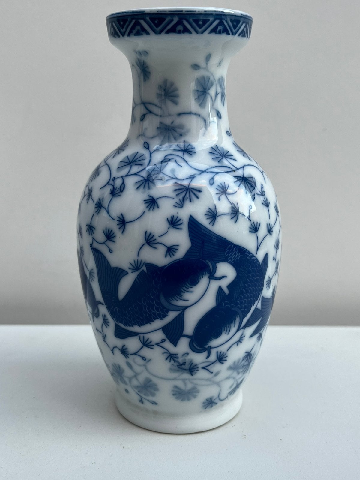 Vintage Blauw Wit Koi Vaasje 16cm Karper Vissen, Antiek en Kunst, Ophalen of Verzenden