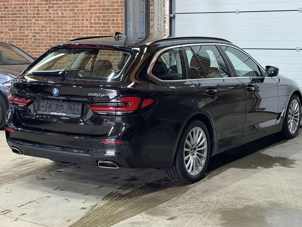 BMW 530 e Plug in Hybride Benzine Automaat Facelift, Autos, BMW, Cuir, Carnet d'entretien, Noir, 5 portes