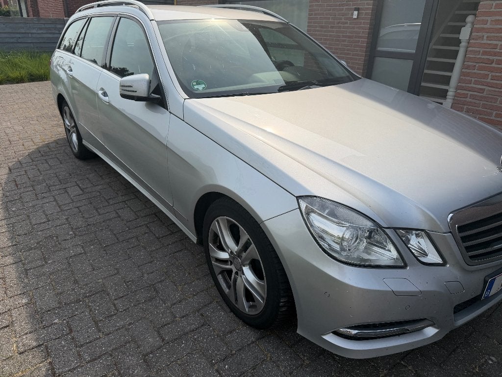 Mercedes E200 benzine break boordevol optie's, Auto's, Mercedes-Benz, Automaat, Euro 5, Achterwielaandrijving, 4 cilinders