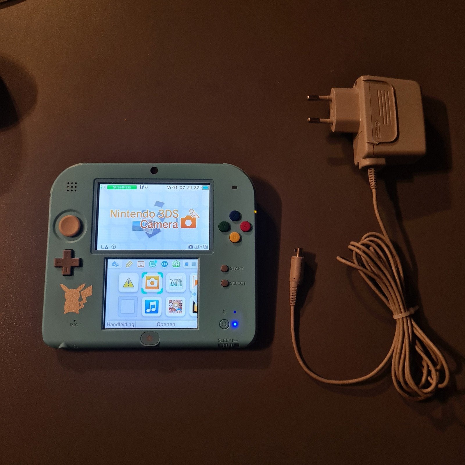 Nintendo 2DS Pokemon Sun & Moon edition., Consoles de jeu & Jeux vidéo, Enlèvement ou Envoi, Comme neuf, Bleu, 2DS