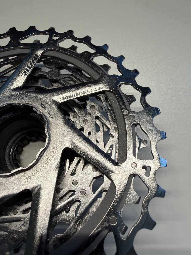 SRAM Rival XG-1250 cassette 12-speed 10-36T (XDR), Fietsen en Brommers, Ophalen, Gravelbike, Staal, Zo goed als nieuw