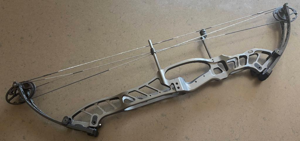 Compound Hoyt Stratos 40 SVX LH 60 lbs Cam 3 Slate, Sport en Fitness, Handboogschieten, Ophalen, Gebruikt, Compoundboog, Contact@jvd-group.com