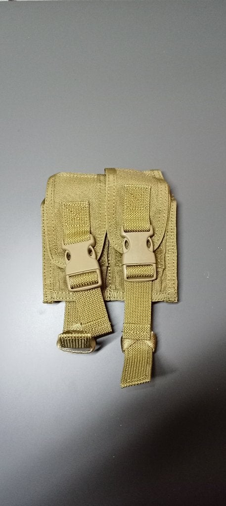 Poche double gre camo tan Airsoft, Ophalen of Verzenden, Zo goed als nieuw