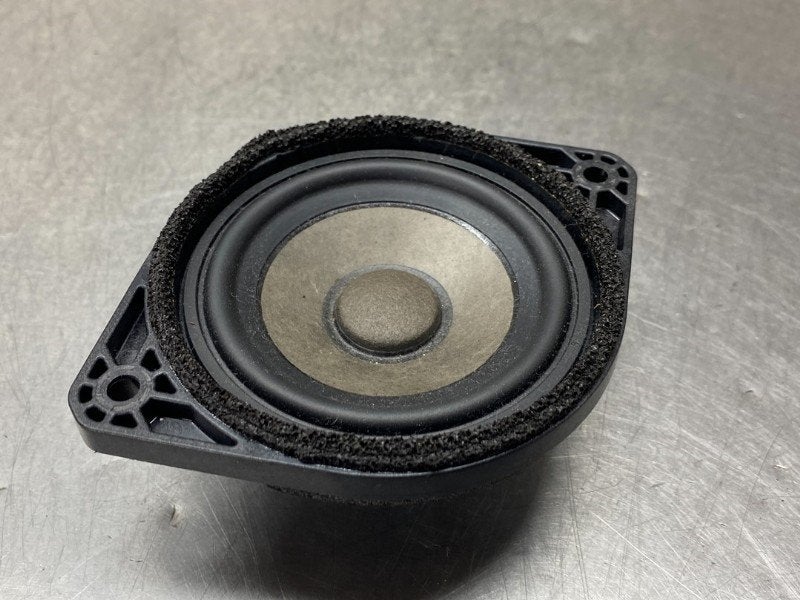 HAUT PARLEUR / ENCEINTE Hyundai i20 (BC3) (|96355Q0000|), Hyundai Motor Deutschland GmbH, Kaiserleipromenade 5
63067  Offenbach am Main, DE