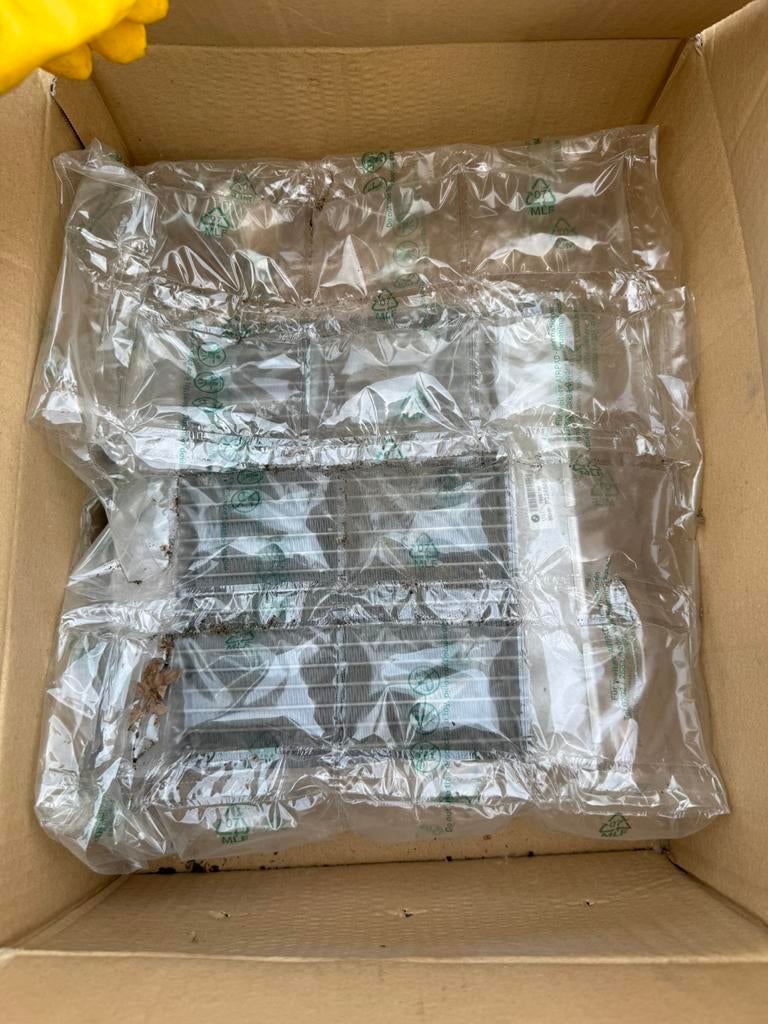 Nieuwe originele BMW hulpradiator / extra radiator rechts, Auto-onderdelen, Motor en Toebehoren, Ophalen