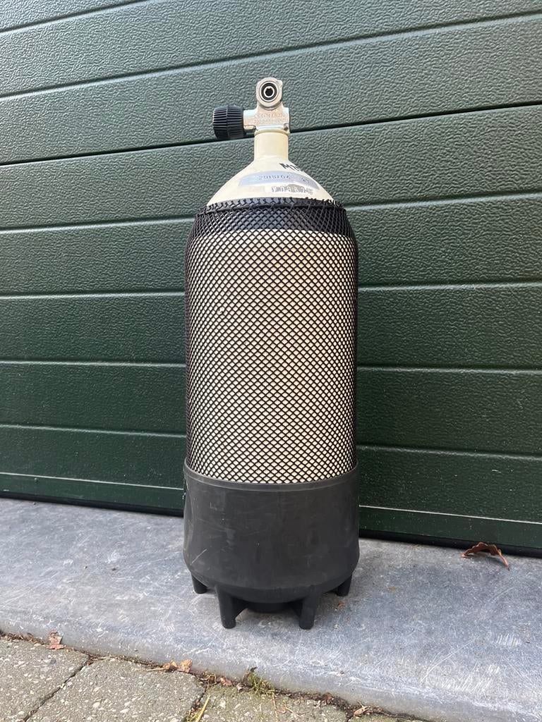 Duikfles 12 liter pas gekeurd 3/2026, kort model, Ophalen of Verzenden, Gebruikt, Duikfles