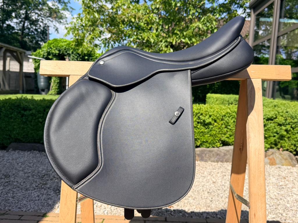 Wintec (16,5”) 500 Close Contact HART springzadel, Dieren en Toebehoren, Ophalen, Nieuw, Springen