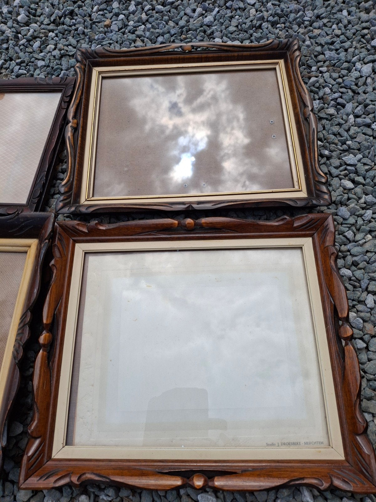 Antieke fotokaders, Ophalen