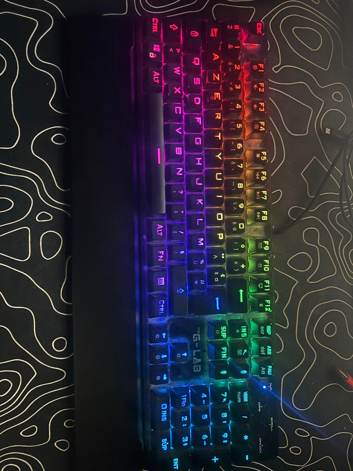 Clavier Gamer The G-Lab RGB avec repose-poignets – AZERTY, Informatique & Logiciels, Enlèvement ou Envoi, Azerty, Comme neuf, Clavier gamer