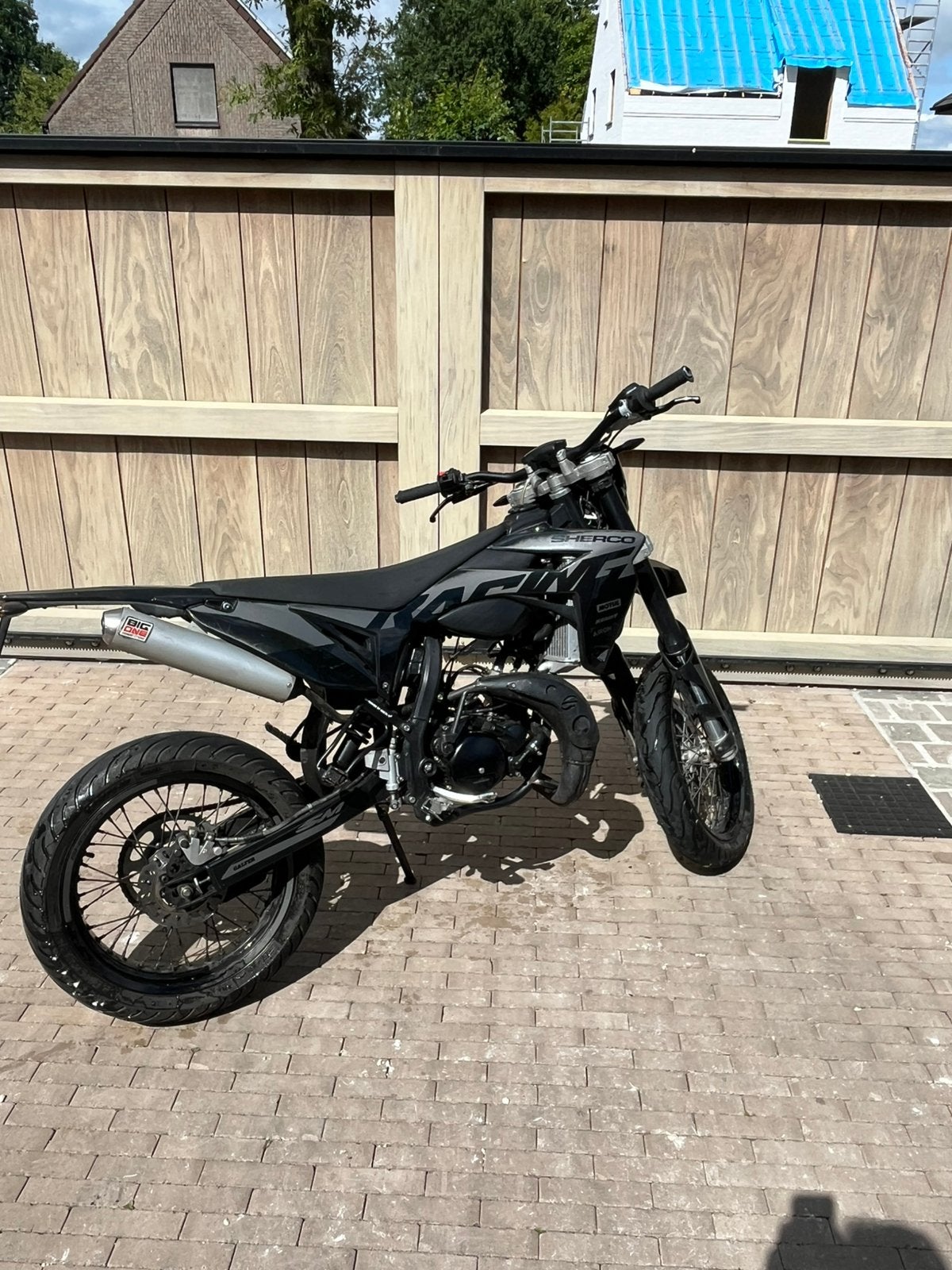 Sherco Black Moon 50cc, Fietsen en Brommers, Brommers | Derbi, Ophalen, 6 versnellingen, Gebruikt, Klasse B (45 km/u)