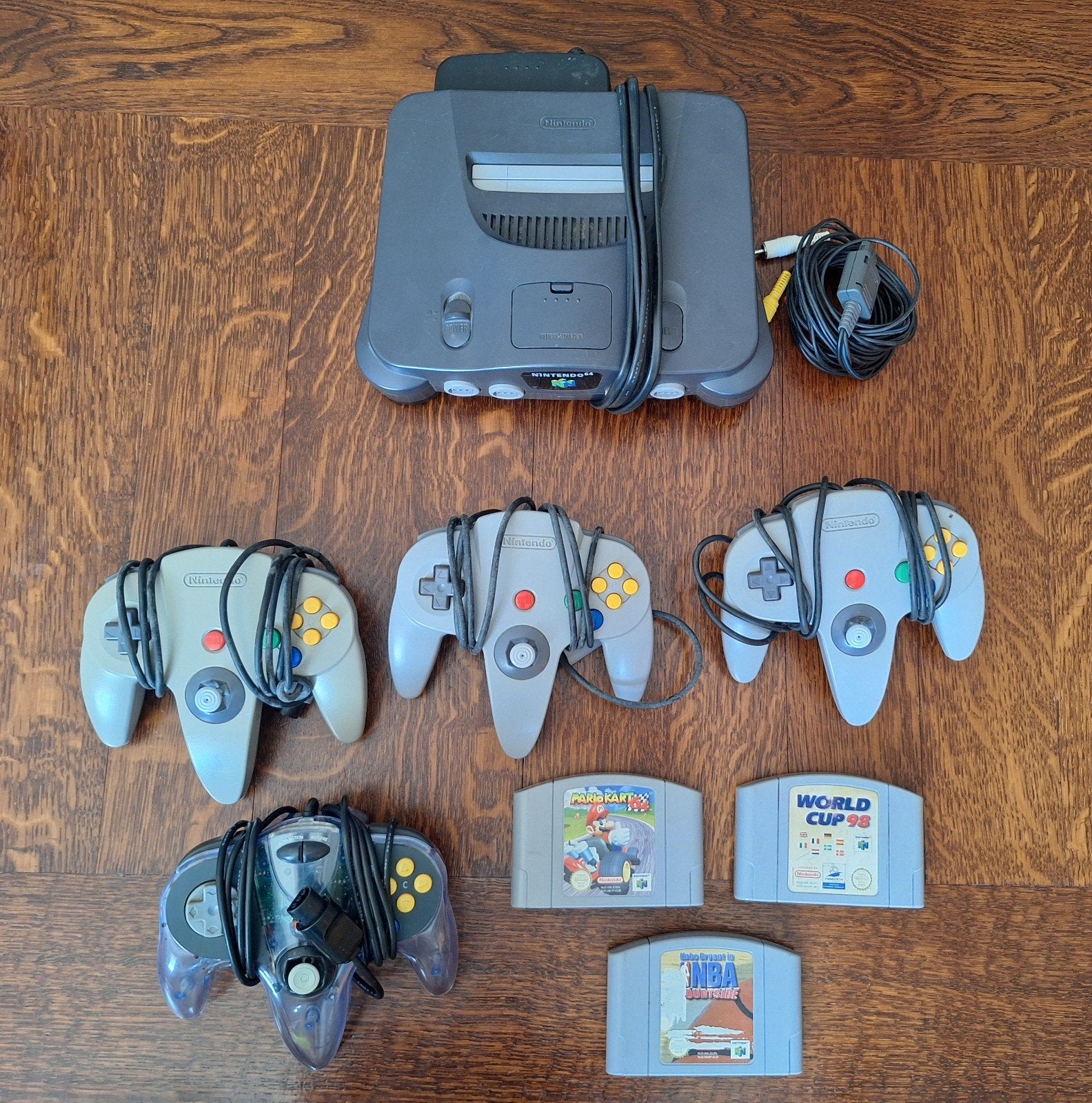 Nintendo 64 + 4 controllers + 3 spellen, Games en Spelcomputers, Ophalen