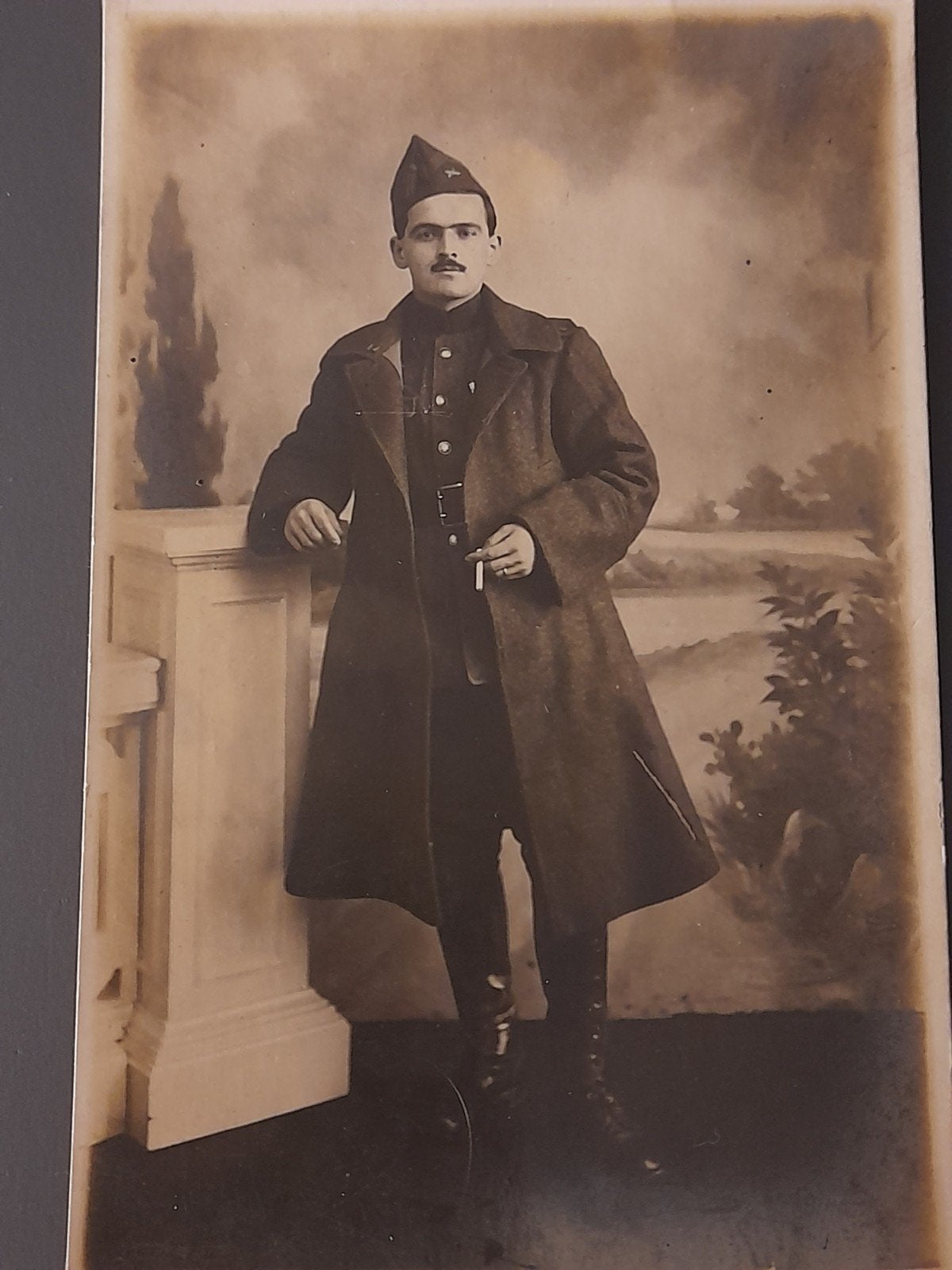 Carte postale "Soldat en costume  Militaire ", Enlèvement ou Envoi, 1940 à 1960, Non affranchie, Politique et Histoire