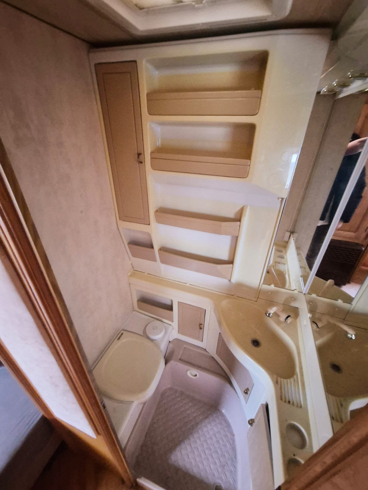 Tabbart, Caravans en Kamperen, Bedrijf