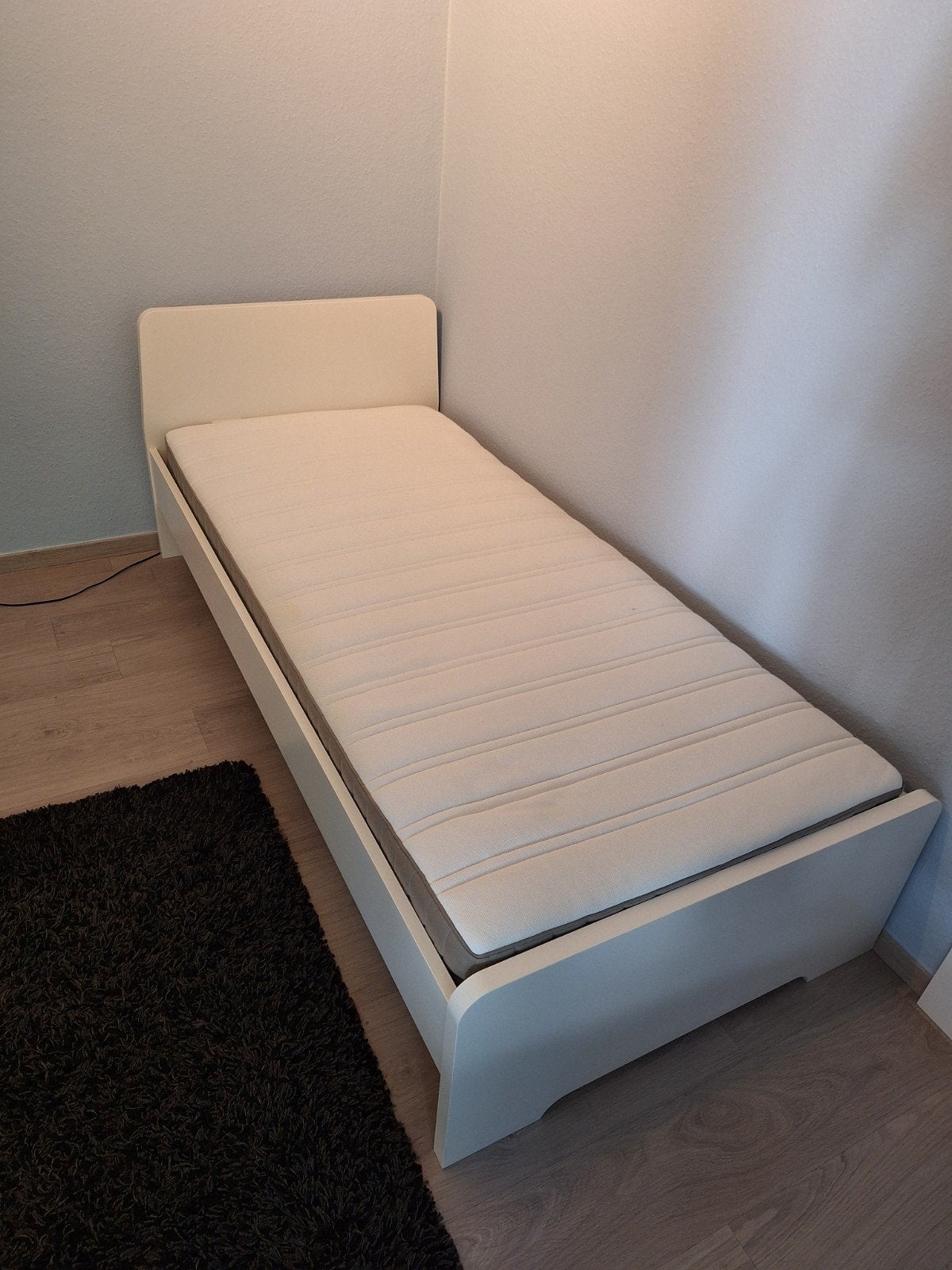 Bed 90x200 met lattenbodem en matras, Huis en Inrichting, Ophalen
