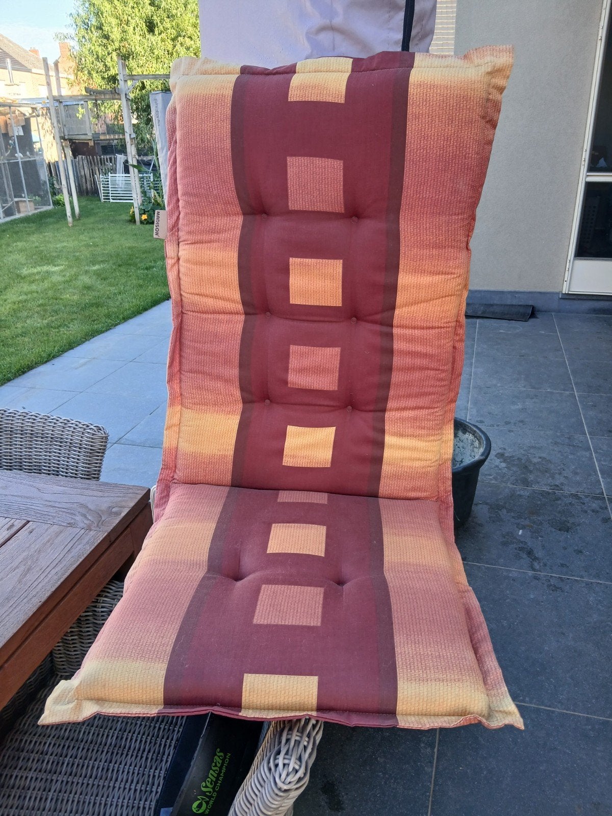 4 kussens voor hoge tuinstoelen., Tuin en Terras, Ophalen, Gebruikt, Textileen
