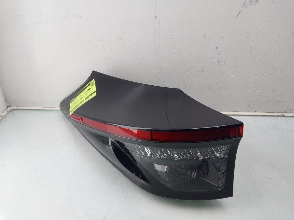 FEU ARRIÈRE GAUCHE Yaris Cross (PB1 / PJ1) (|815600DE20|), Kundenbetreuung@toyota.de, Toyota, Utilisé, Toyota-Allee 2
50858  Köln, DE