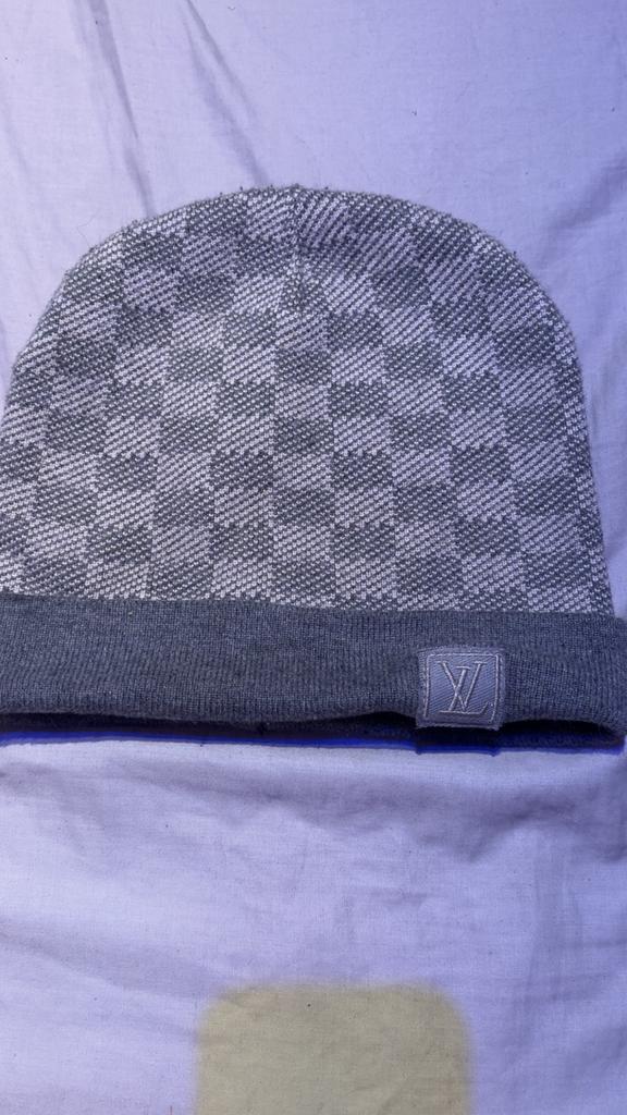 Muts, Ophalen, Zo goed als nieuw, Muts