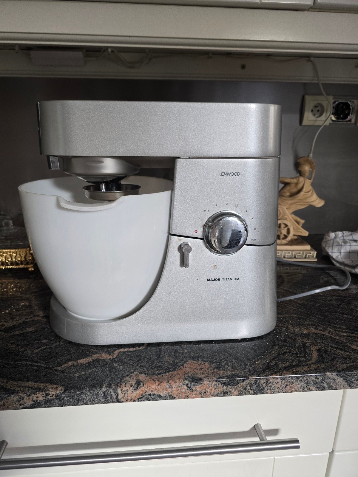 kenwood major titanium keukenrobot, Elektronische apparatuur, 4 liter of meer, Ophalen of Verzenden, Gebruikt, 3 snelheden of meer