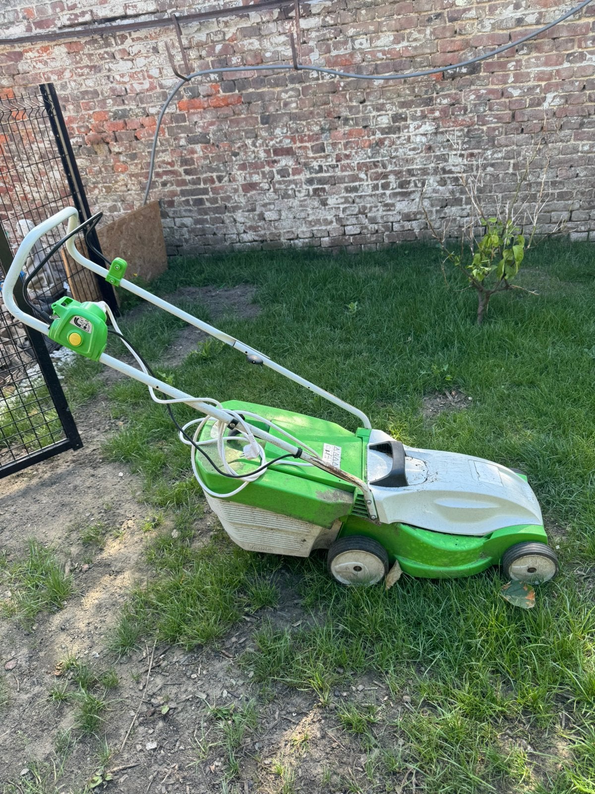 Tondeuse à gazon électrique (câble), Jardin & Terrasse, Tondeuses à gazon, Tondeuse rotative, 30 à 39 cm, Enlèvement, Utilisé