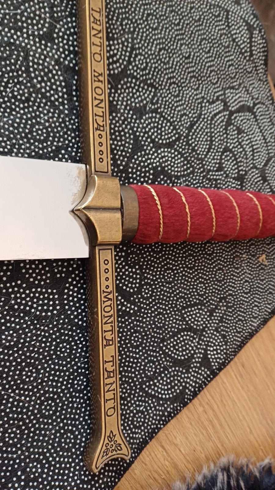 épée m, Collections, Enlèvement
