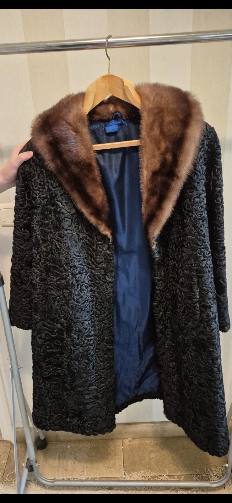 Véritable manteau de fourrure en astrakhan et col de vison., Kleding | Dames, Ophalen, Zo goed als nieuw