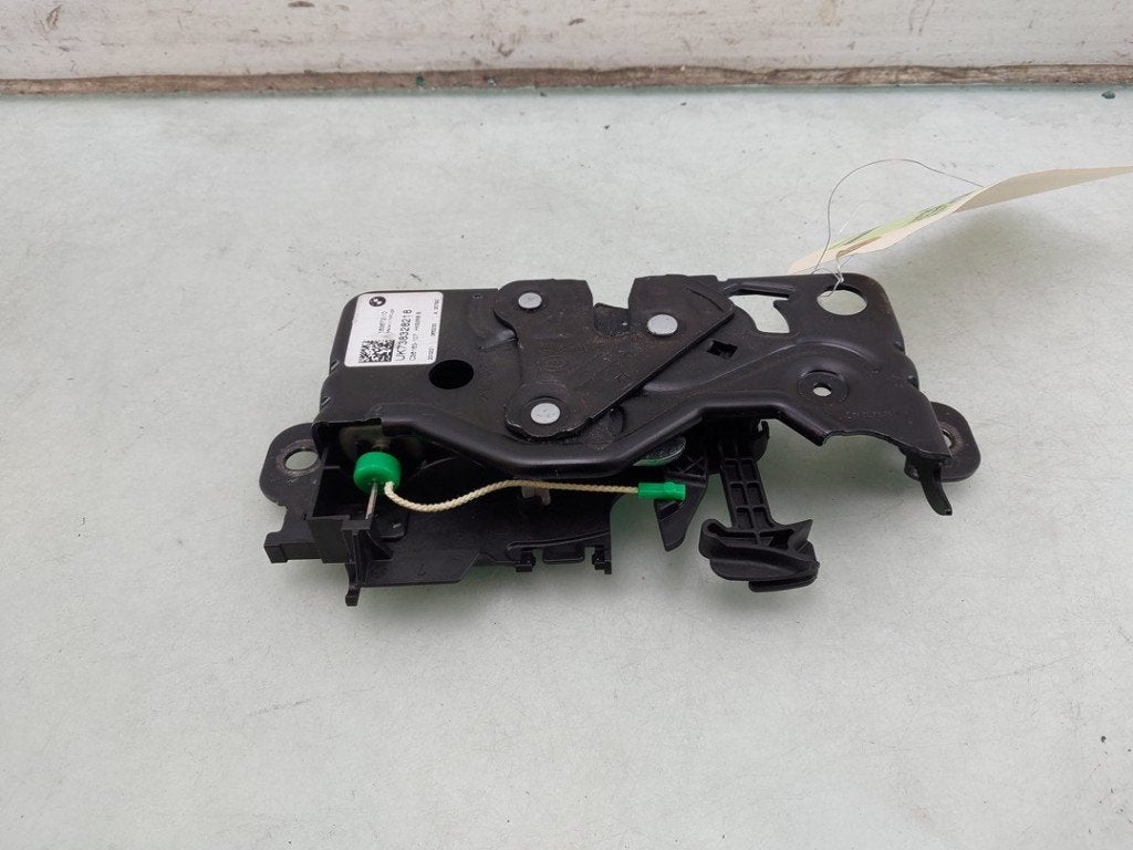 SLOTVANGER ACHTERKLEP BMW 1 serie (F40) (|738328218|), Gebruikt, BMW, Petuelring 130
80809  München, DE, Bayerische Motoren Werke AG