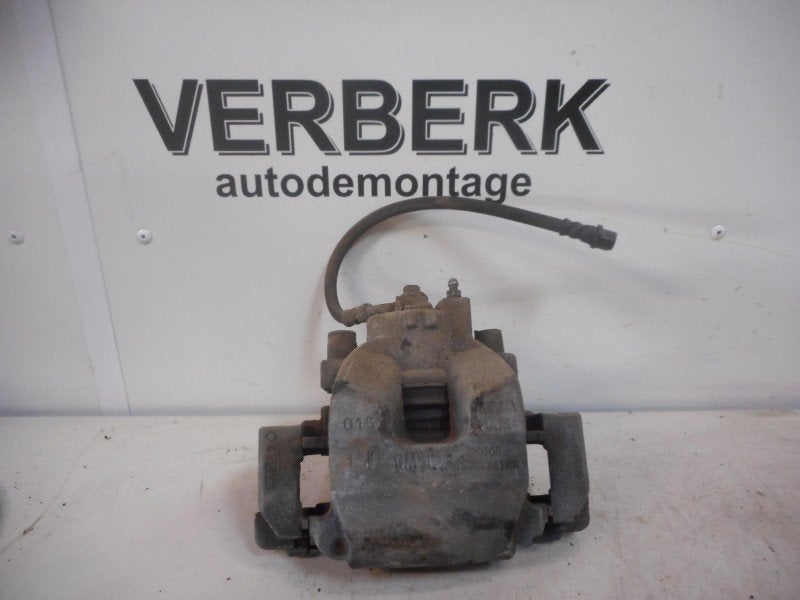 REMKLAUW LINKS VOOR Opel Astra K (01-2015/12-2022), Gebruikt, Opel, Opel Automobile GmbH, Kontakt-opel@opel.com