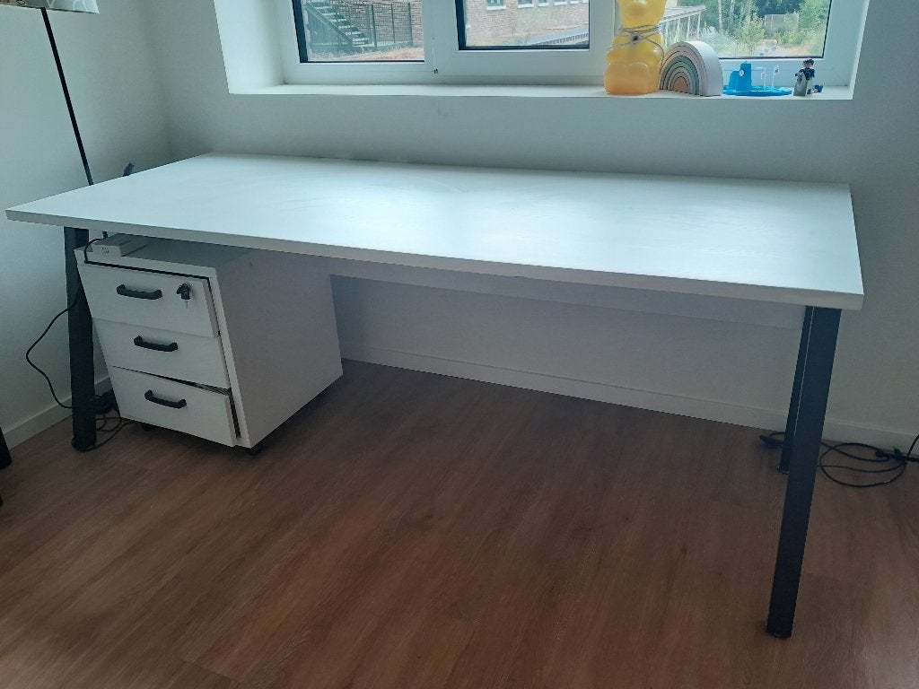 Bureau, Ophalen, Gebruikt, Wit, 200 cm