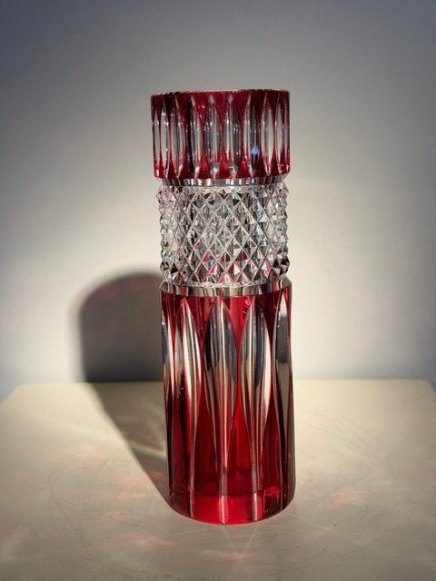 Vase en rubis Val Saint Lambert avec signature !, Enlèvement ou Envoi