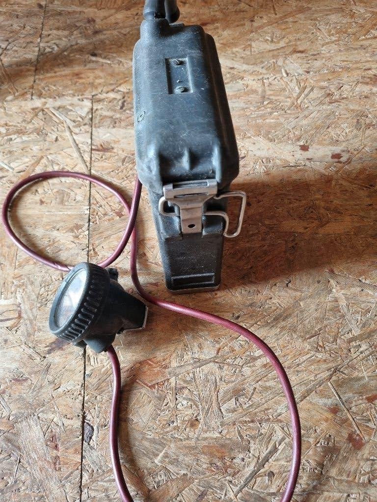 Mijnwerkers materiaal.Koplampen.Helm.Mijnlamp., Antiek en Kunst, Antiek | Gereedschap en Instrumenten, Ophalen