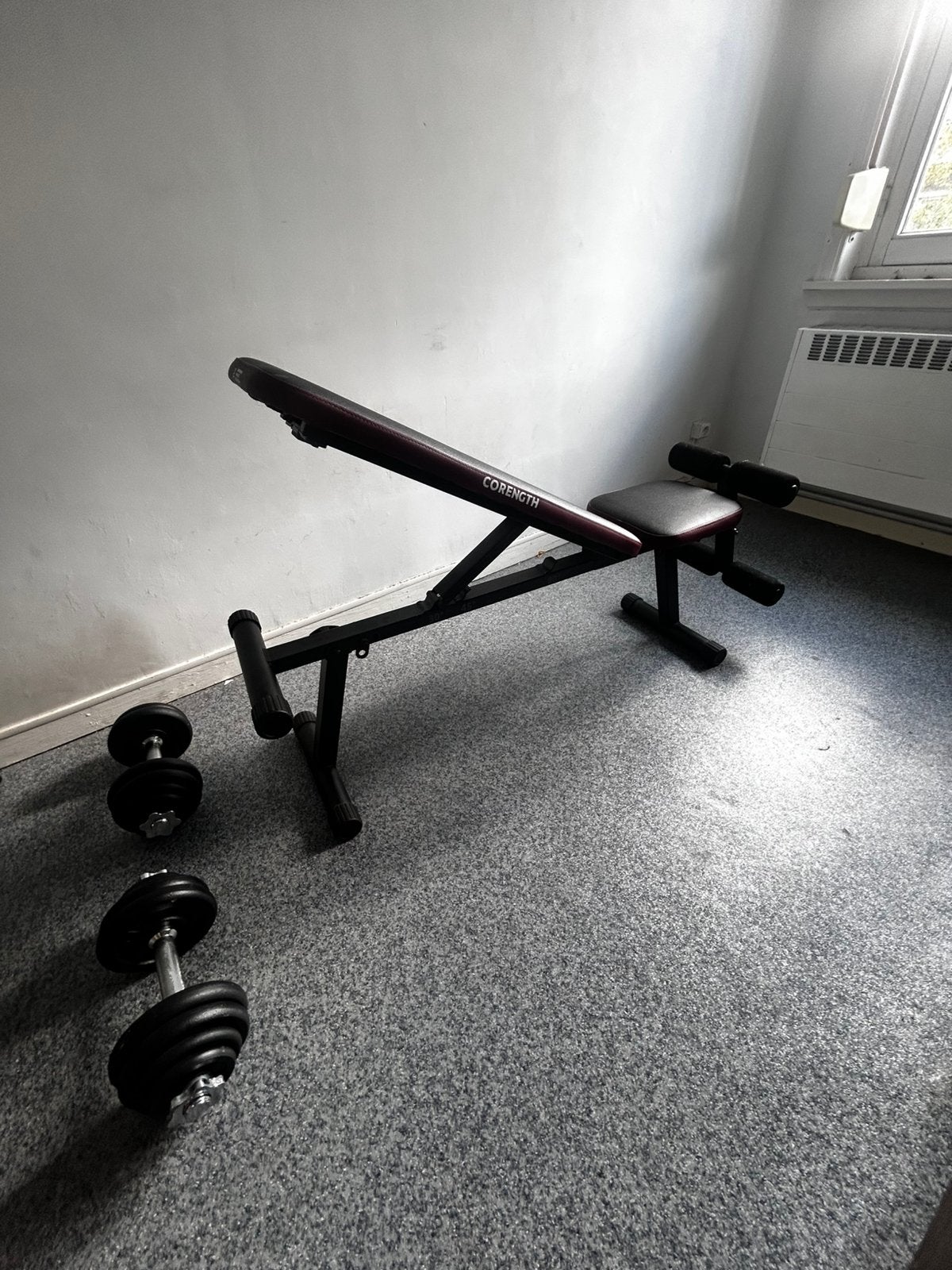 Corength Bench + 2x15kg dumbels (verstelbaar), Ophalen, Zo goed als nieuw
