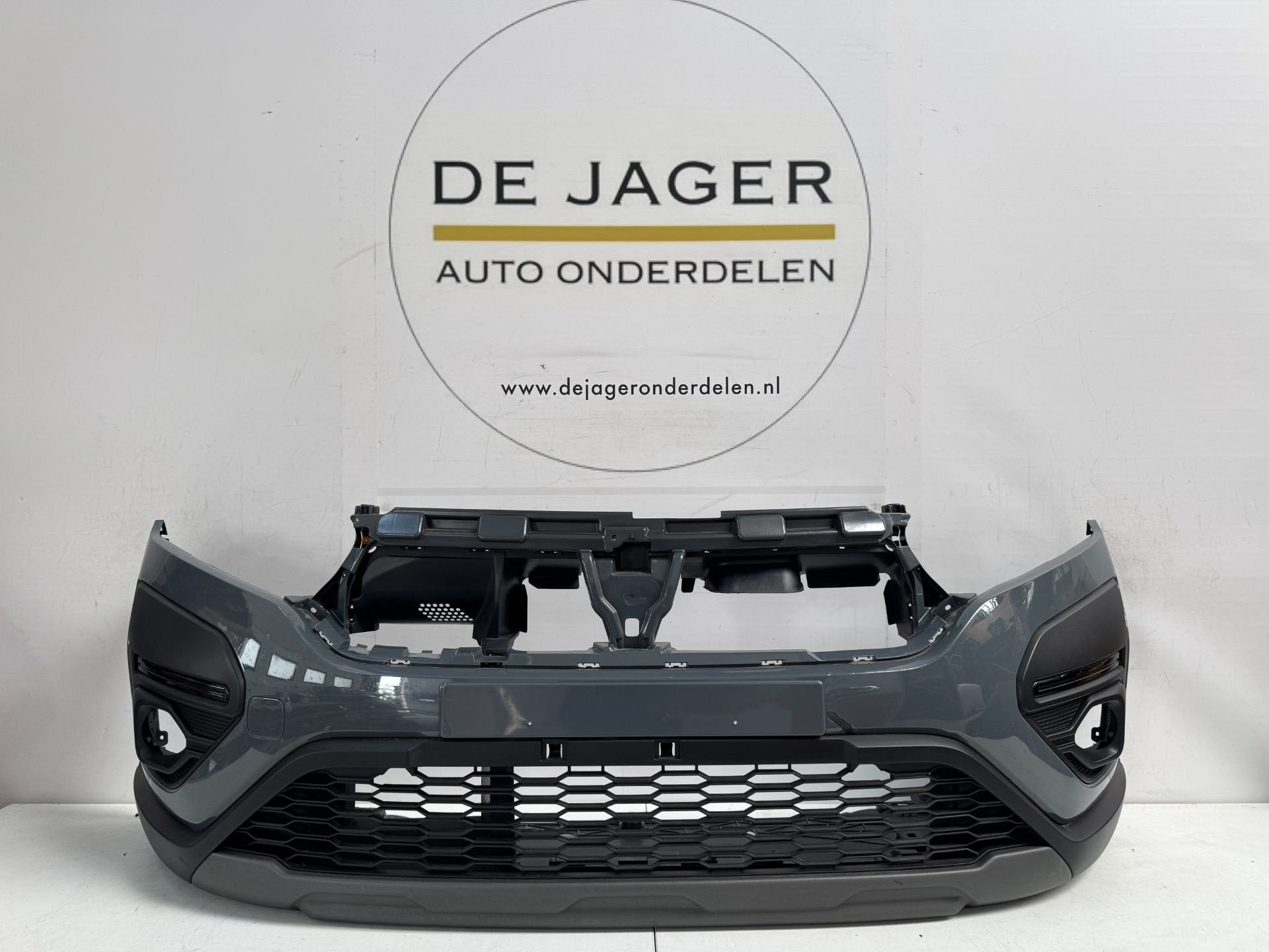 DACIA SANDERO III STEPWAY VOORBUMPER BUMPER 620228861R, Auto-onderdelen, Dacia, Gebruikt, Voor, Automobile-Dacia SA
