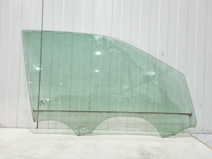 Vitre portière 4portes avant droite d'un Skoda Fabia, Autos : Pièces & Accessoires, Vitres & Accessoires, -, 3 mois de garantie