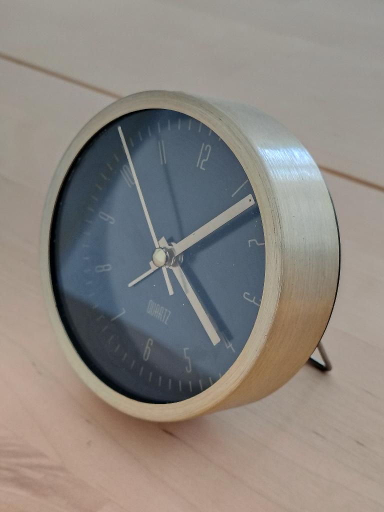 Réveil doré vintage - horloge de table minimaliste, Electroménager, Réveils, Enlèvement, Utilisé, Analogique