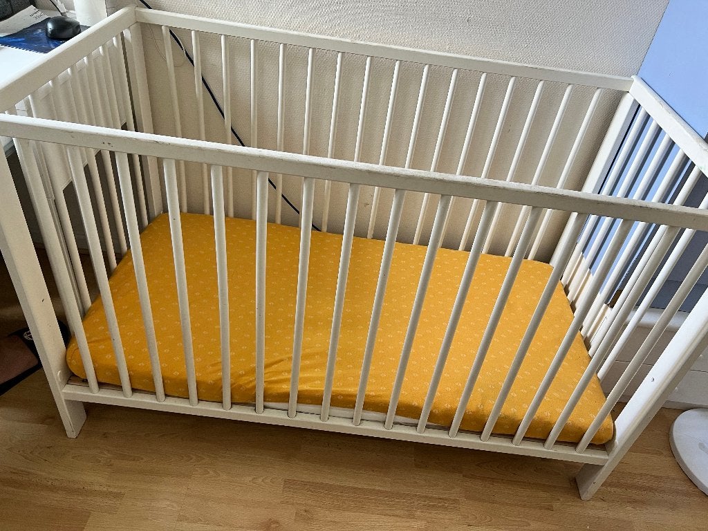 Lit à barreaux Ikea avec matelas, Enlèvement, Utilisé, Lit