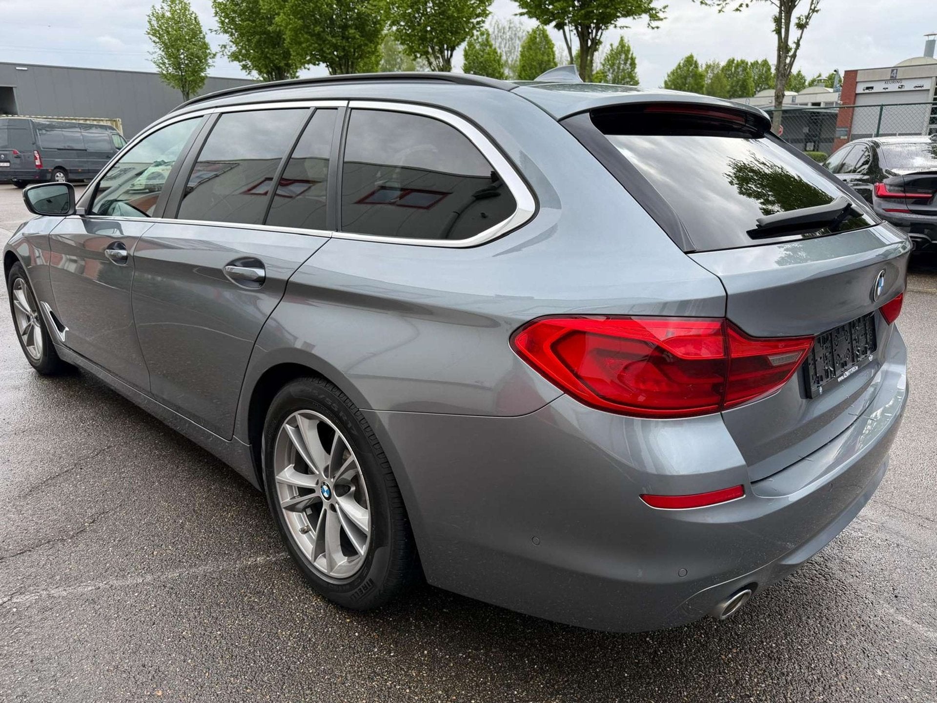 BMW 5 Serie 518 dA Touring Pano dak/Carplay/Leder/Camera, Argent ou Gris, Entreprise, Entretenue par le concessionnaire, Noir