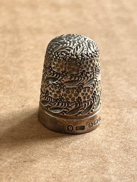 Dé à coudre en argent antique, Collections, Dés à coudre, Enlèvement ou Envoi, Utilisé, Argent