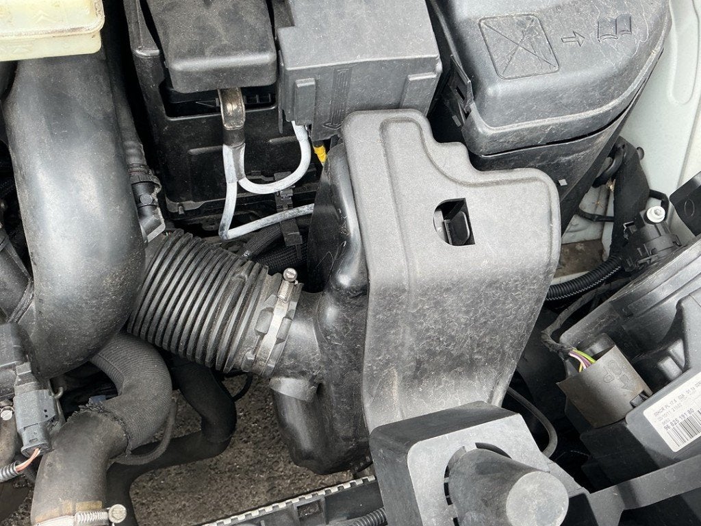 BOITIER FILTRE À AIR Peugeot 3008 I (0U / HU), Kontakt-peugeot@peugeot.com, Utilisé, Peugeot Deutschland GmbH, Bahnhofsplatz
65423  Rüsselsheim, DE