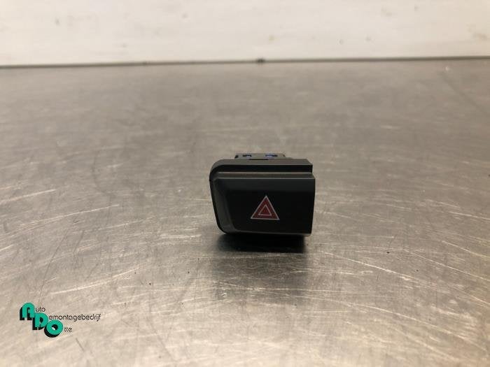 Commutateur éclairage d'urgence d'un Peugeot 208 (208 12-), Autos : Pièces & Accessoires, -, 3 mois de garantie, Utilisé, -