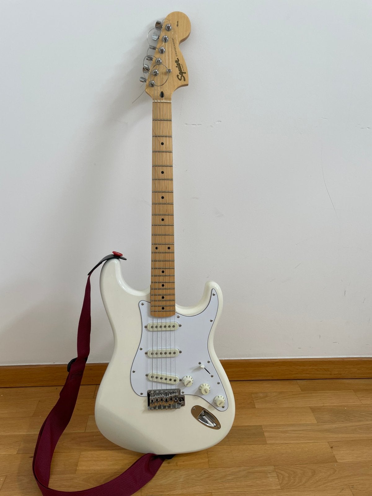 Squier Stratocaster Electric Guitar, Musique & Instruments, Instruments à corde | Guitares | Électriques, Enlèvement, Comme neuf