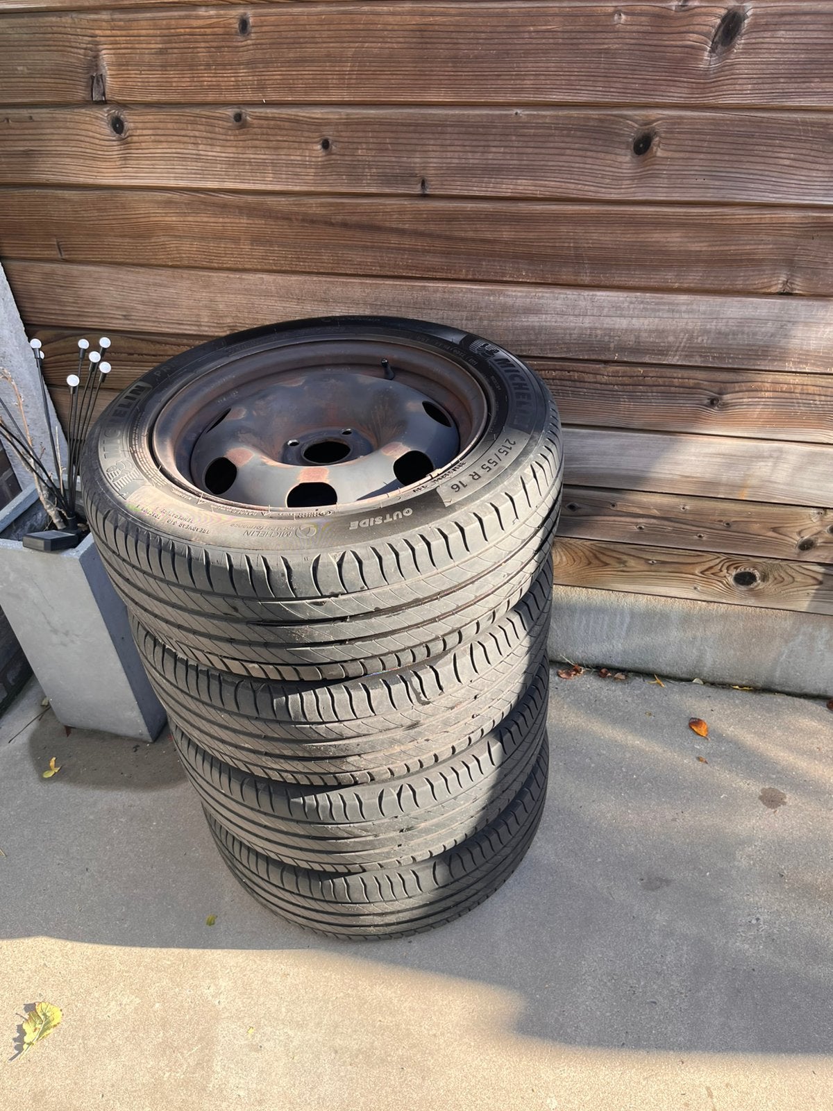 Michelin 215/55r16 93v, Autos : Pièces & Accessoires, Pneus et Jantes, 215 mm, 16 pouces, Véhicule de tourisme