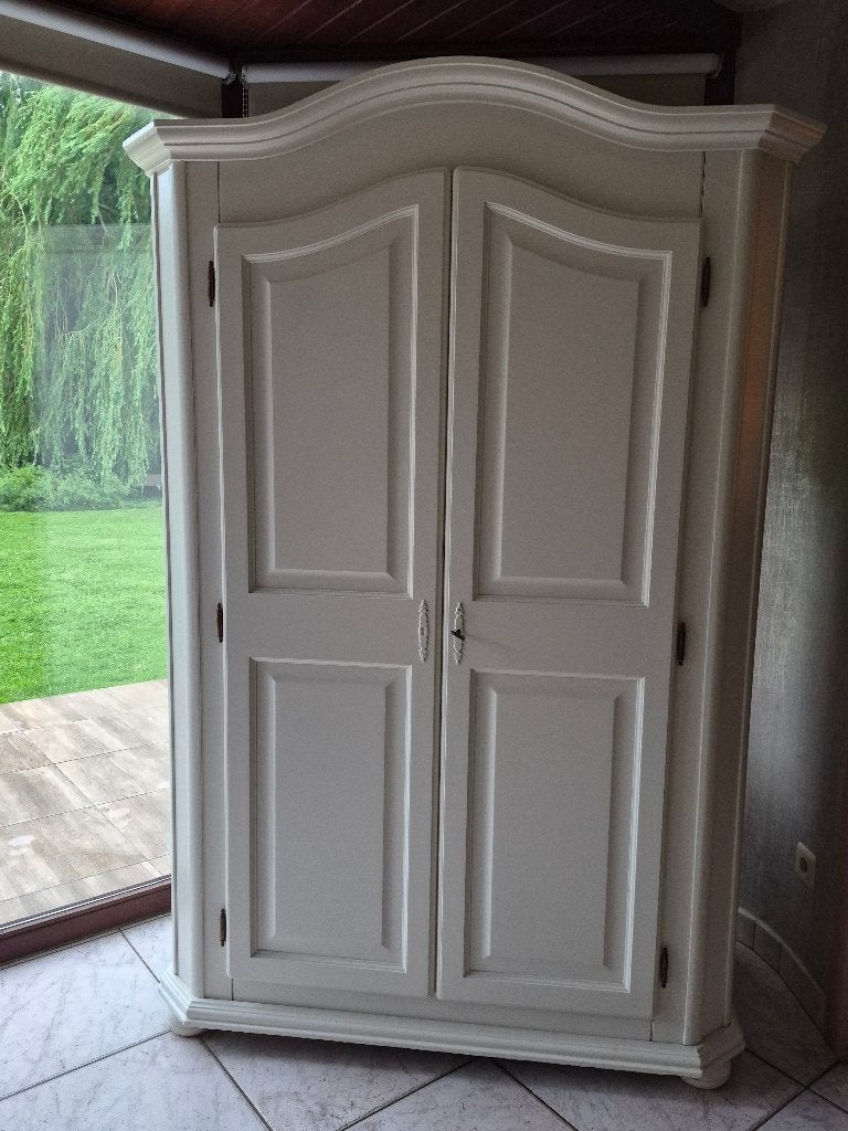 Massieve opbergkast, Ophalen, Met plank(en), Gebruikt, 100 tot 150 cm