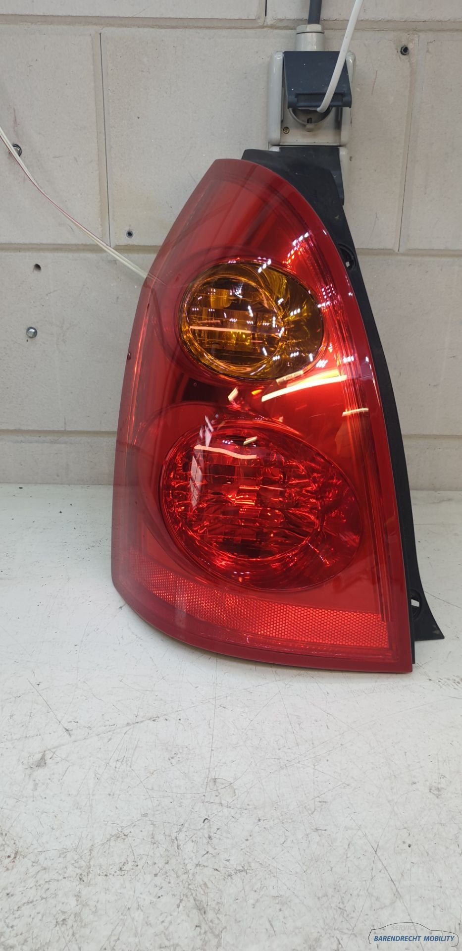 Achterlicht links Primera Nissan stationwagon 26555AU400 bes, Takashima 1-chome 1-1
220-8686  Yokohama, NISSAN_SR@mail.nissan.co.jp