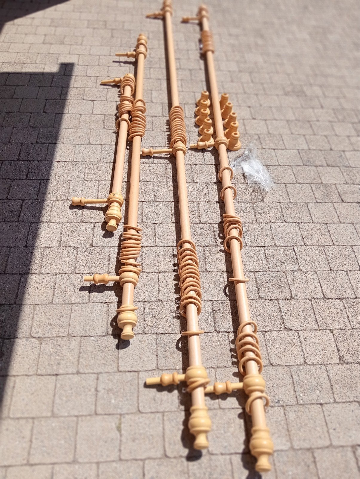 te koop: 7 gordijnen+stokken en bevestigingsmateriaal, Ophalen, Gordijn