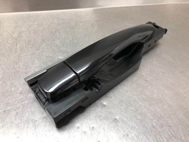 POIGNEE EXTERIEURE AVANT DROITE Nissan Qashqai (J11), Utilisé, Avant, Nissan
